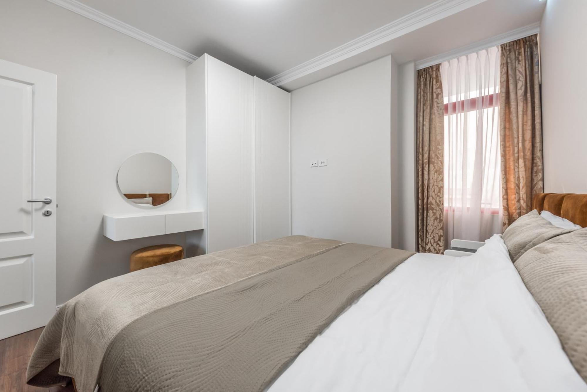 Sky Apartments Durres Bagian luar foto