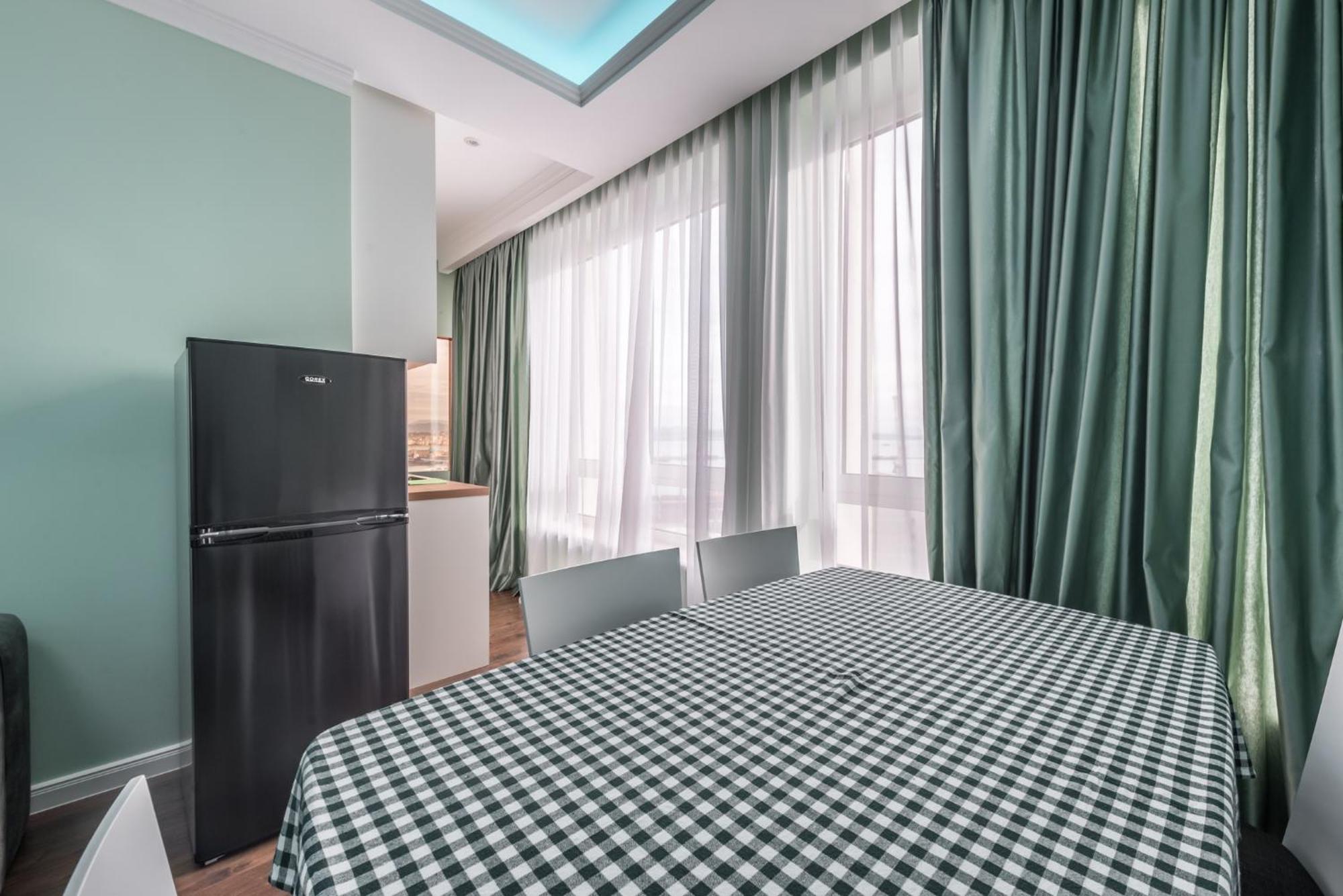 Sky Apartments Durres Bagian luar foto